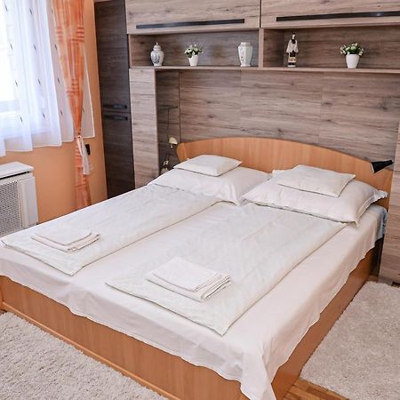 Lilla Vendeghaz Villa Hajdúszoboszló Exteriör bild