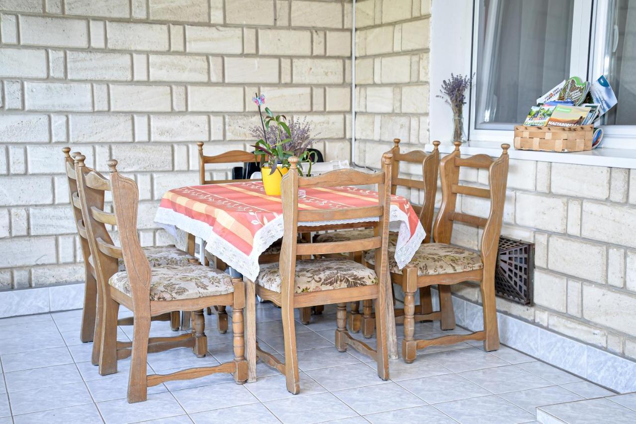 Lilla Vendeghaz Villa Hajdúszoboszló Exteriör bild