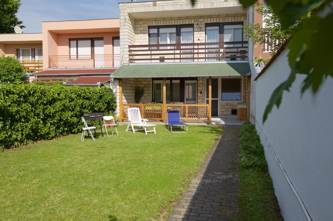 Lilla Vendeghaz Villa Hajdúszoboszló Exteriör bild